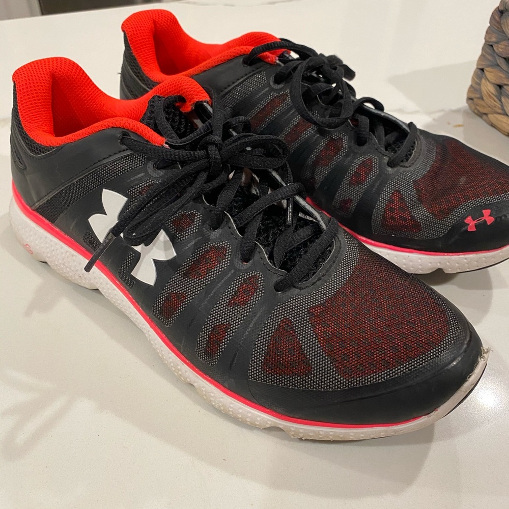 Athletic/running shoes